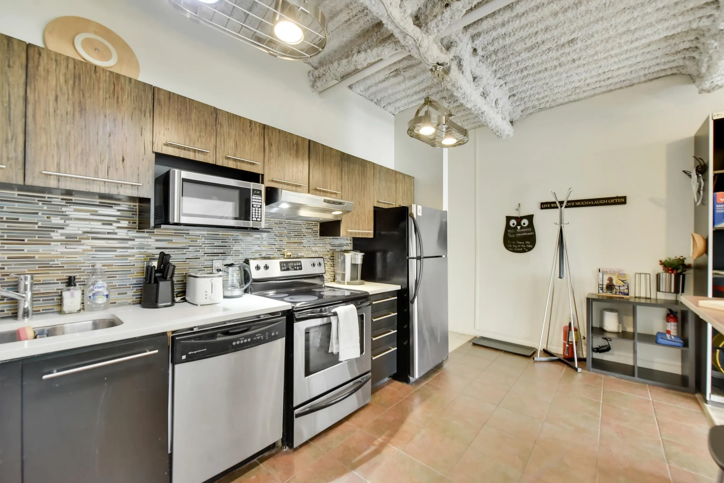 350 E 2nd Avenue #305