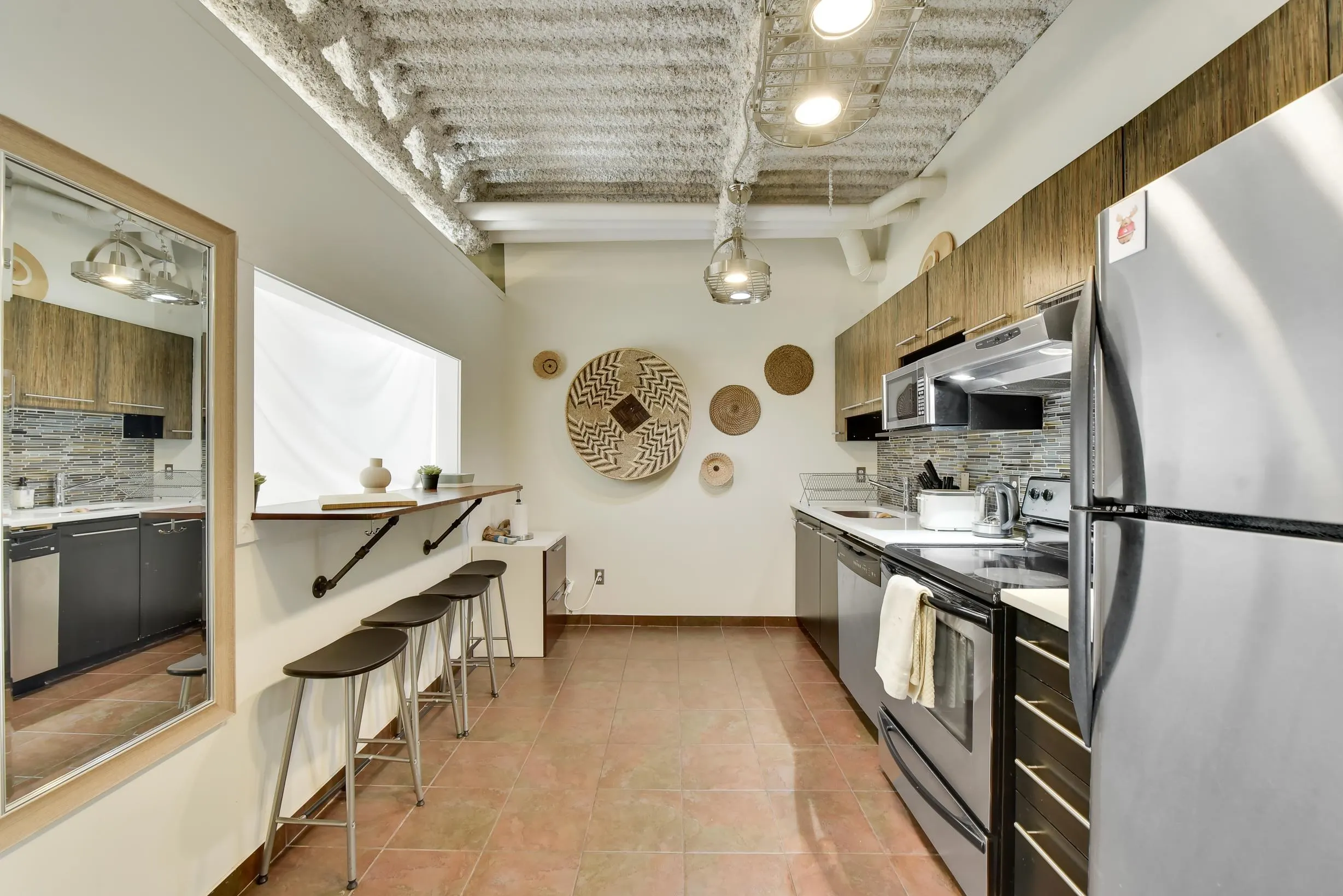 350 E 2nd Avenue #305