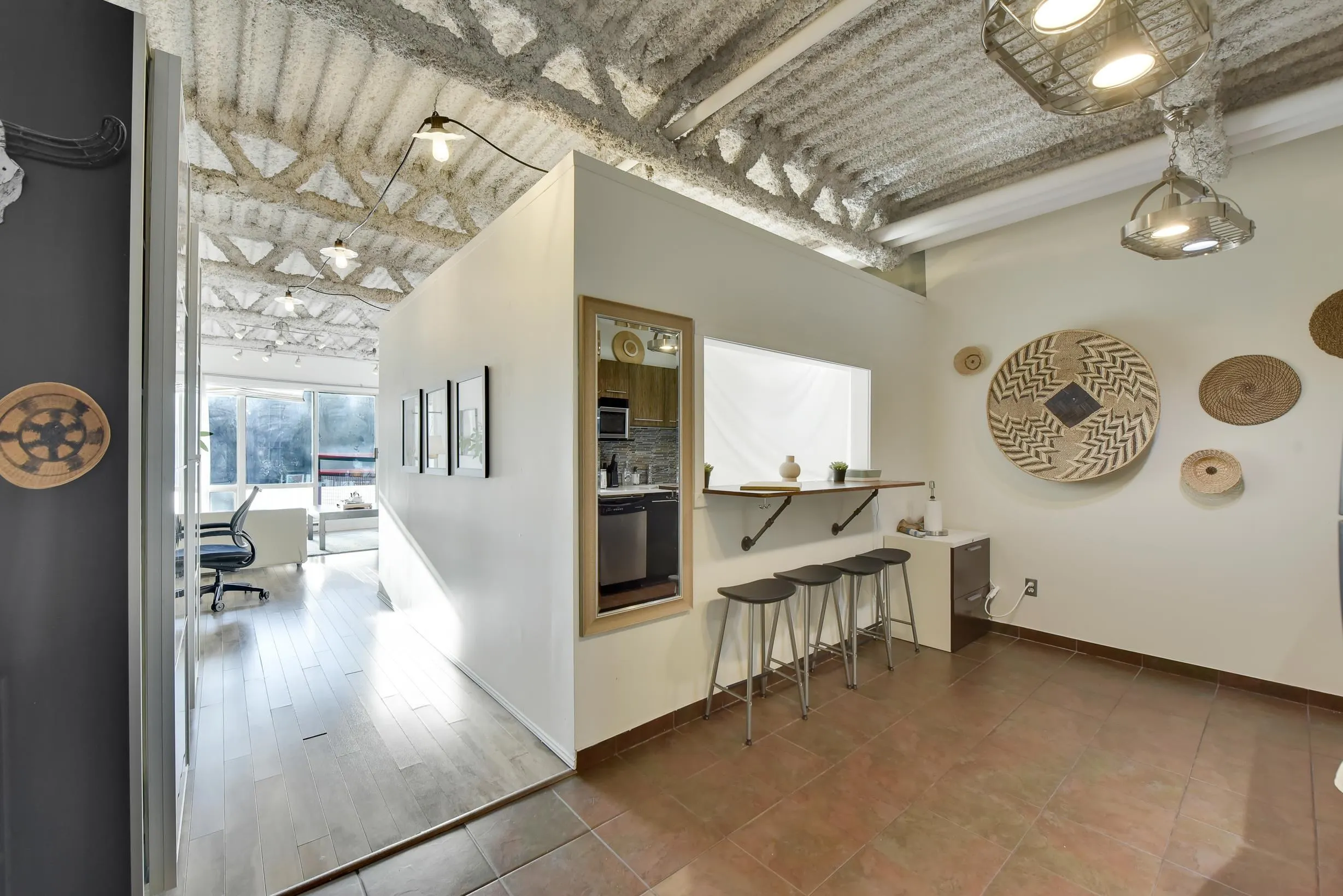 350 E 2nd Avenue #305