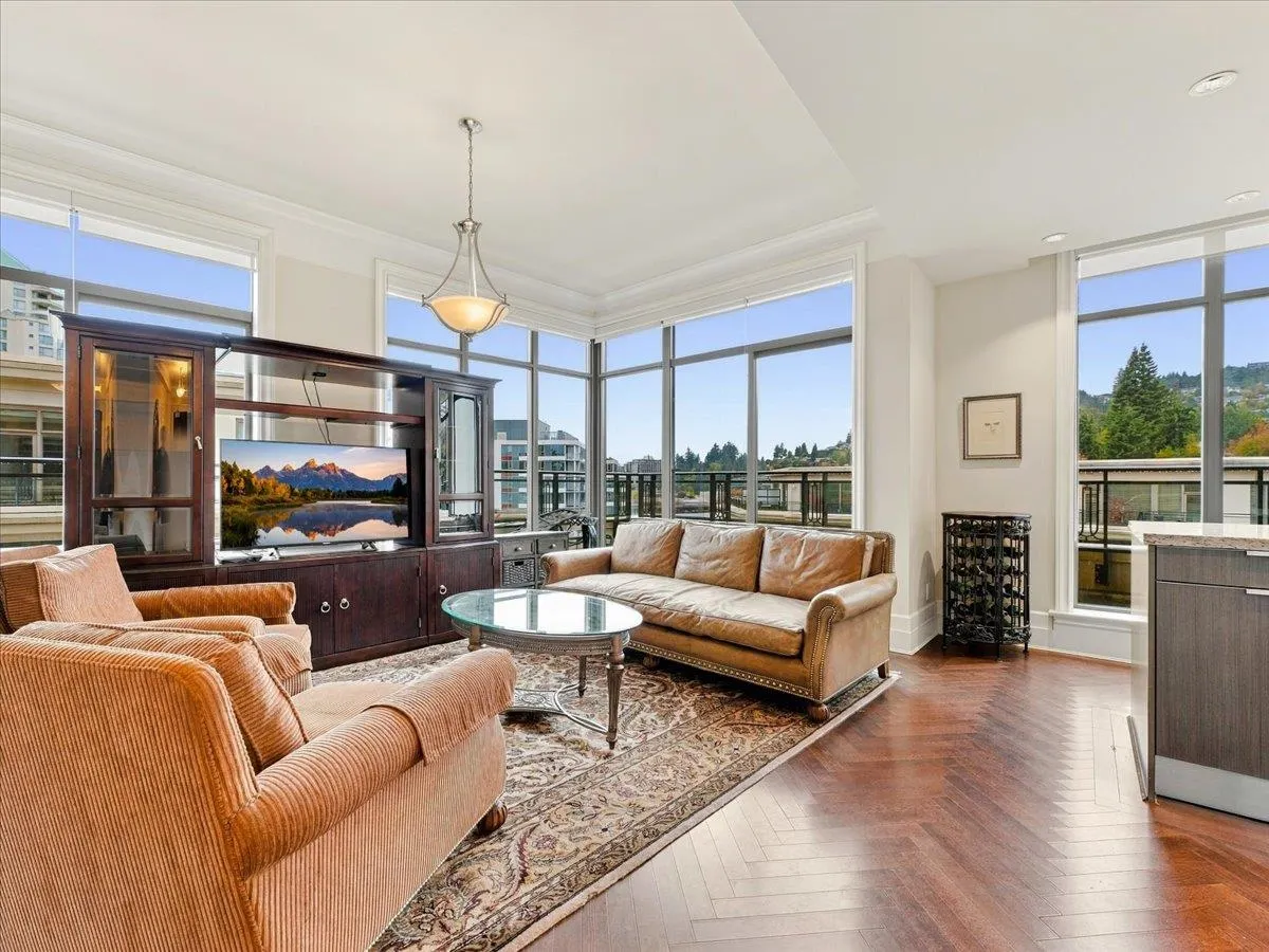 526 Waters Edge Crescent #PH