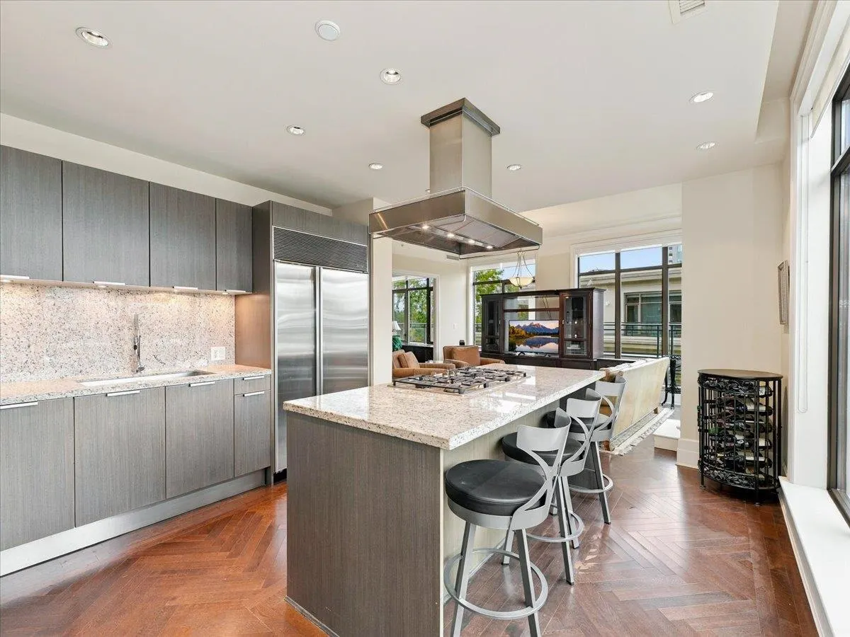526 Waters Edge Crescent #PH