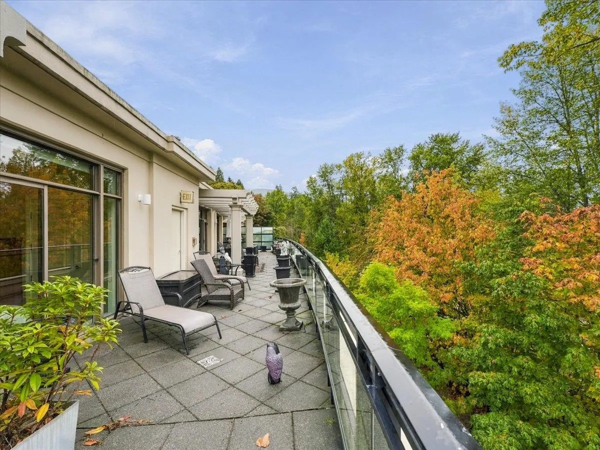 526 Waters Edge Crescent #PH