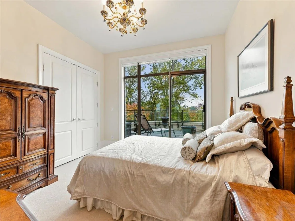 526 Waters Edge Crescent #PH