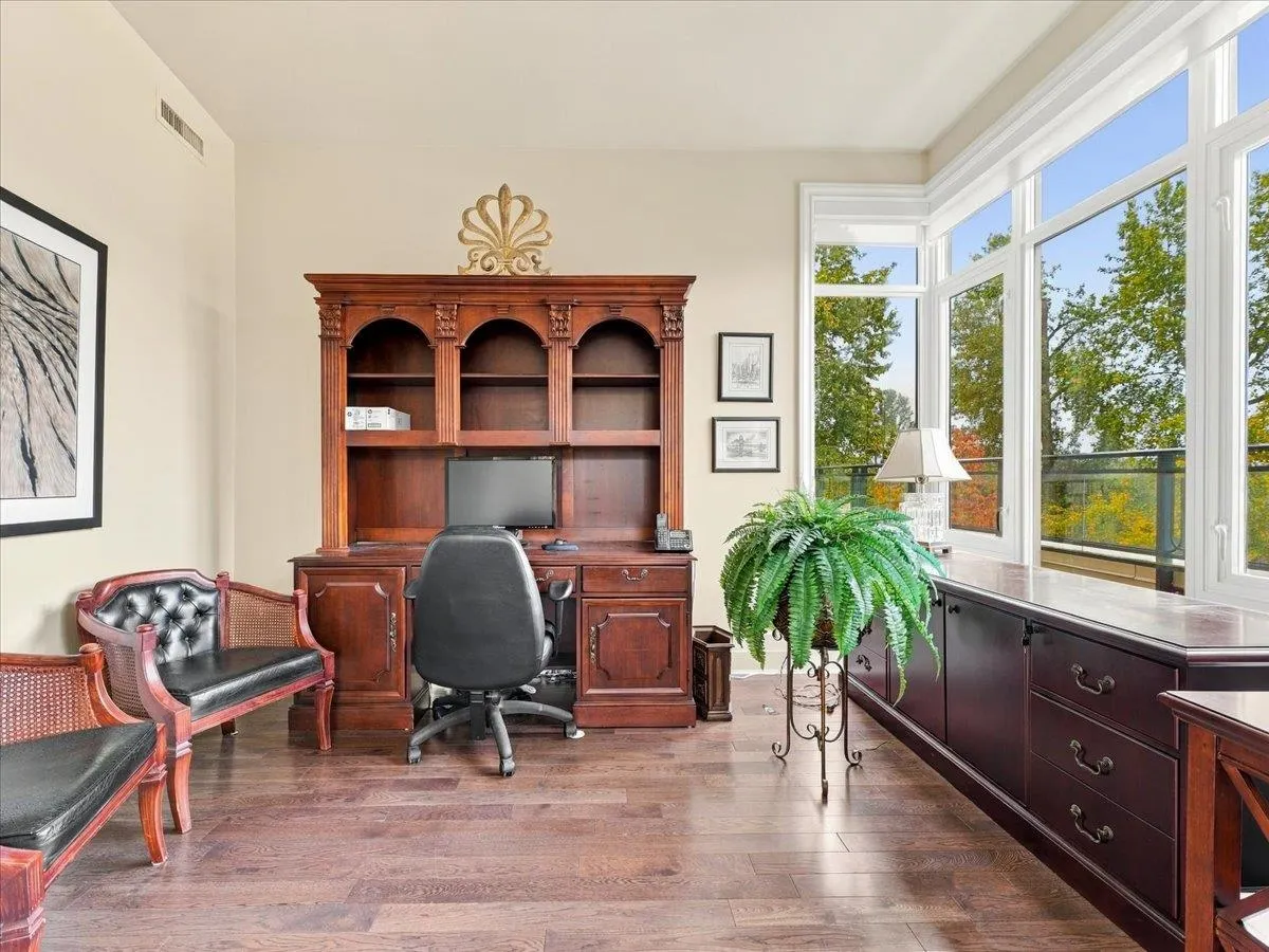 526 Waters Edge Crescent #PH