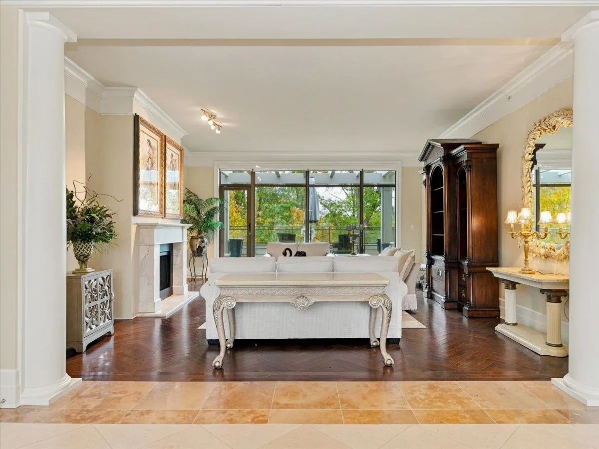 526 Waters Edge Crescent #PH