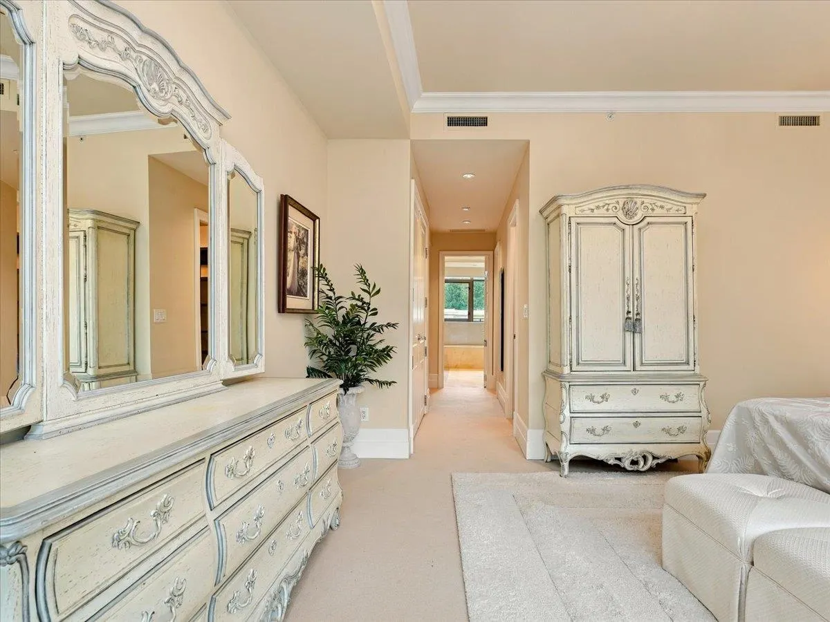 526 Waters Edge Crescent #PH