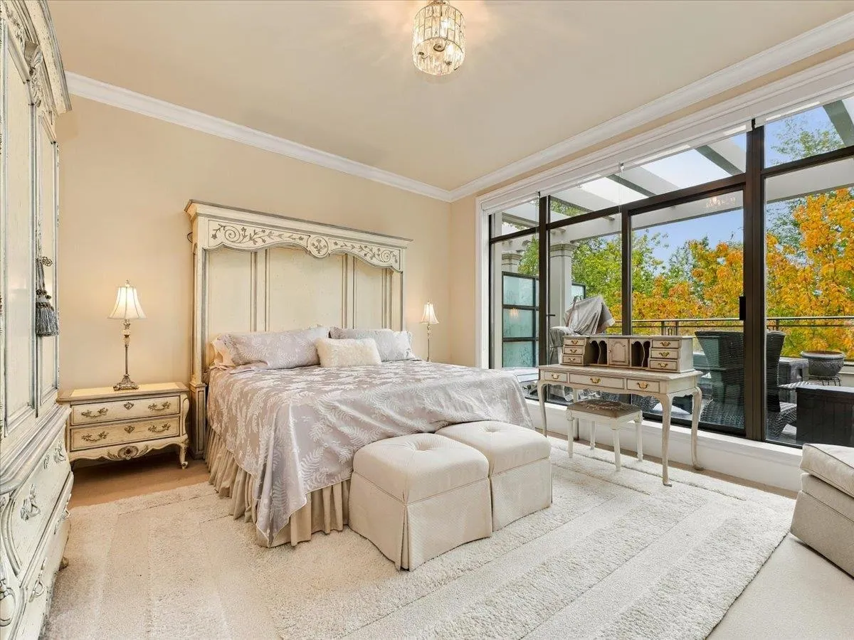 526 Waters Edge Crescent #PH