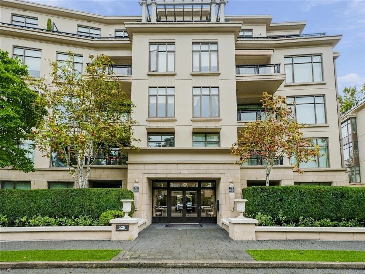 526 Waters Edge Crescent #PH