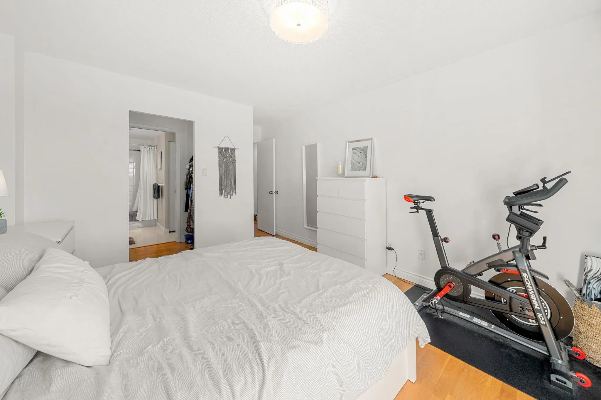 150 E 5th Street #204
