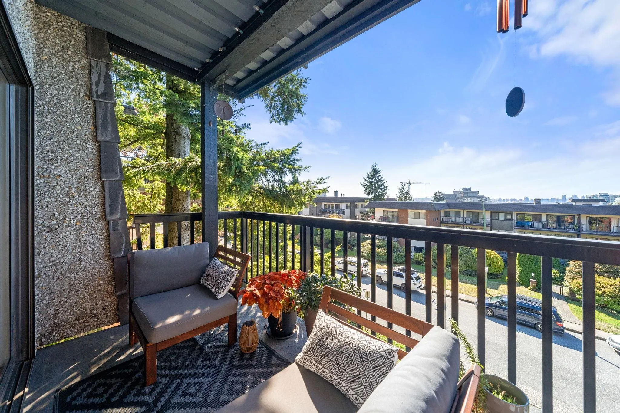 150 E 5th Street #204