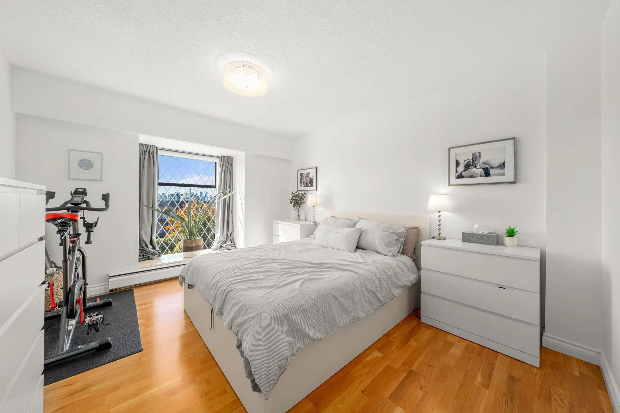 150 E 5th Street #204