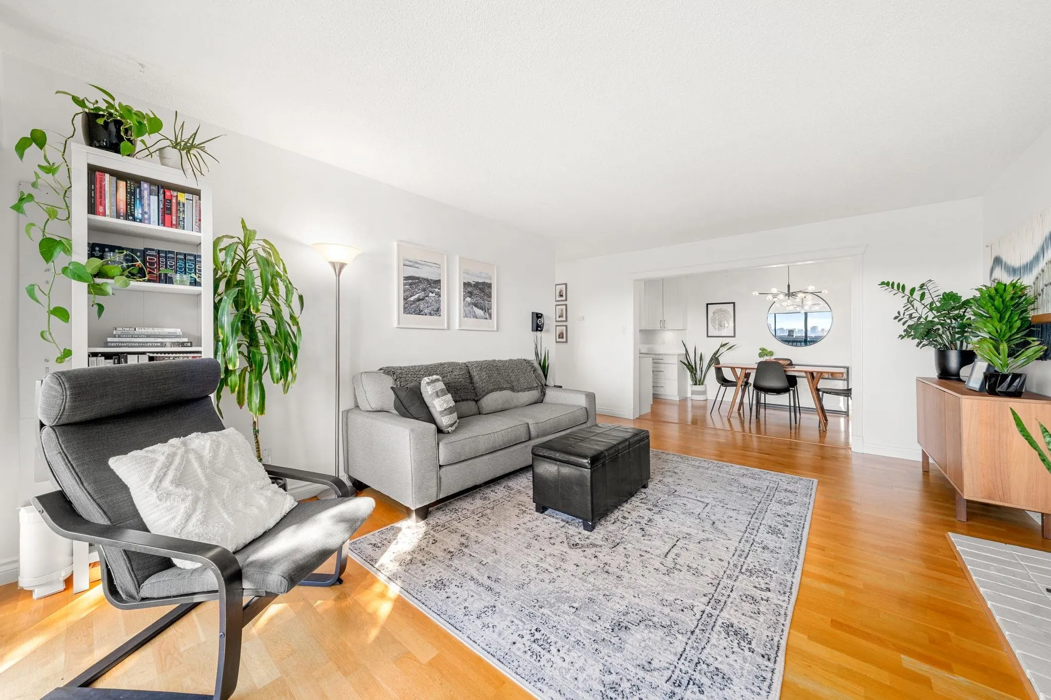 150 E 5th Street #204