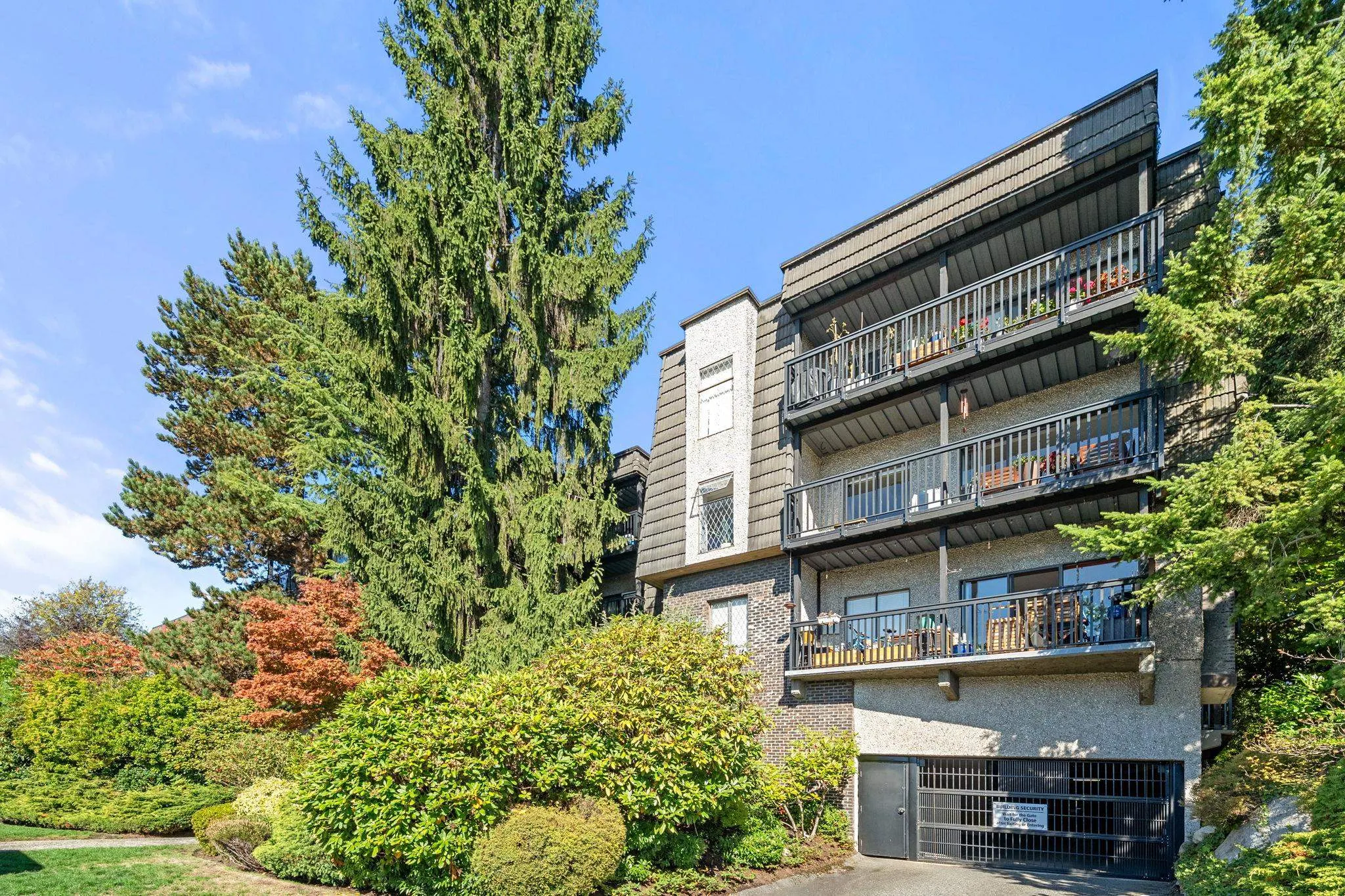 150 E 5th Street #204