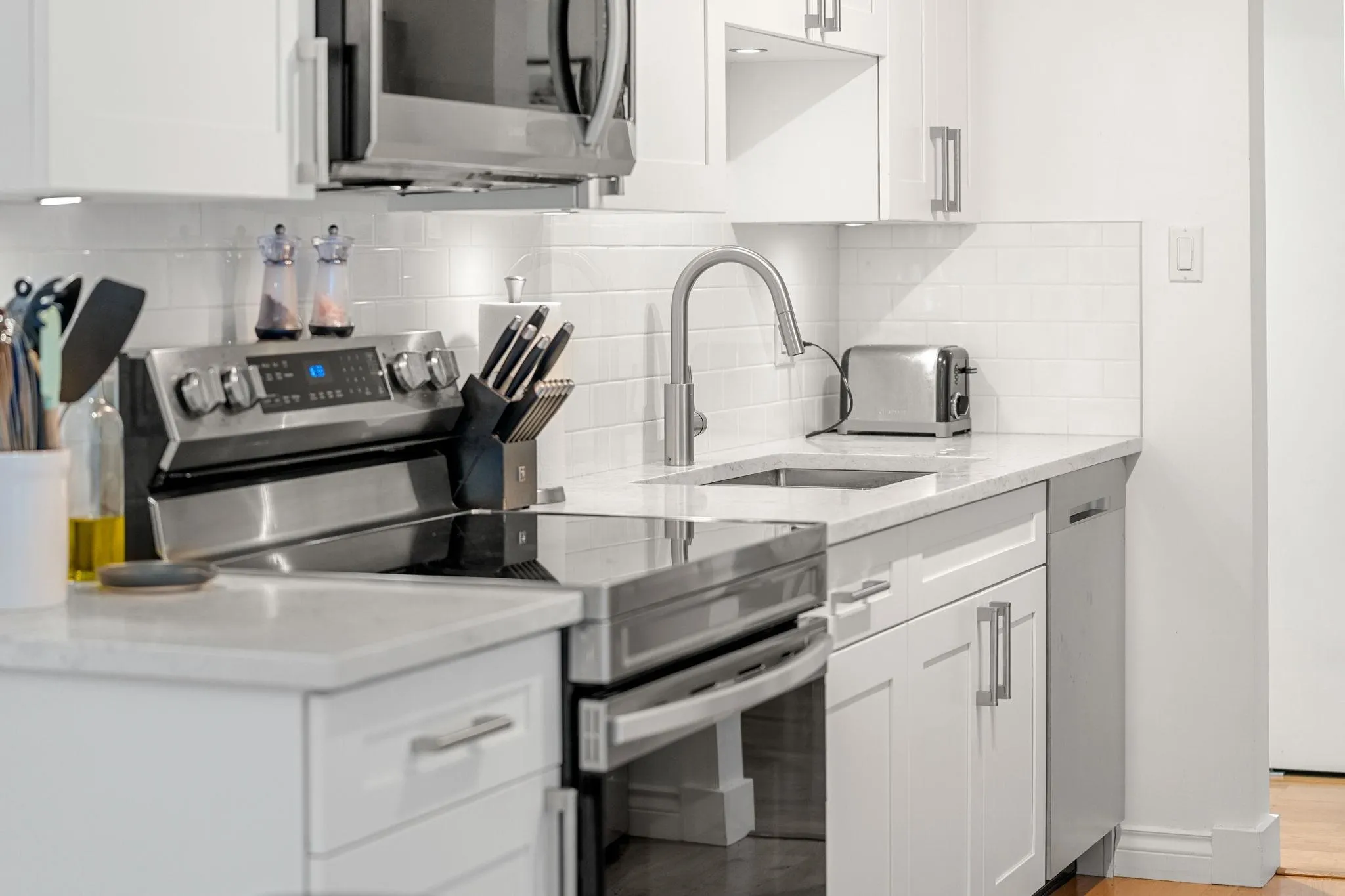 150 E 5th Street #204