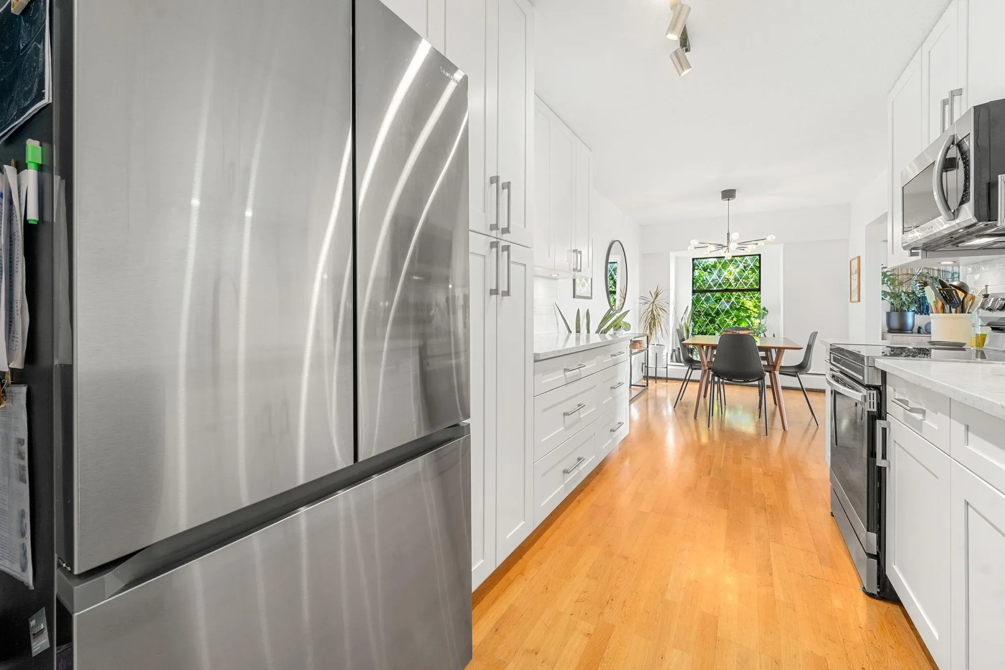150 E 5th Street #204
