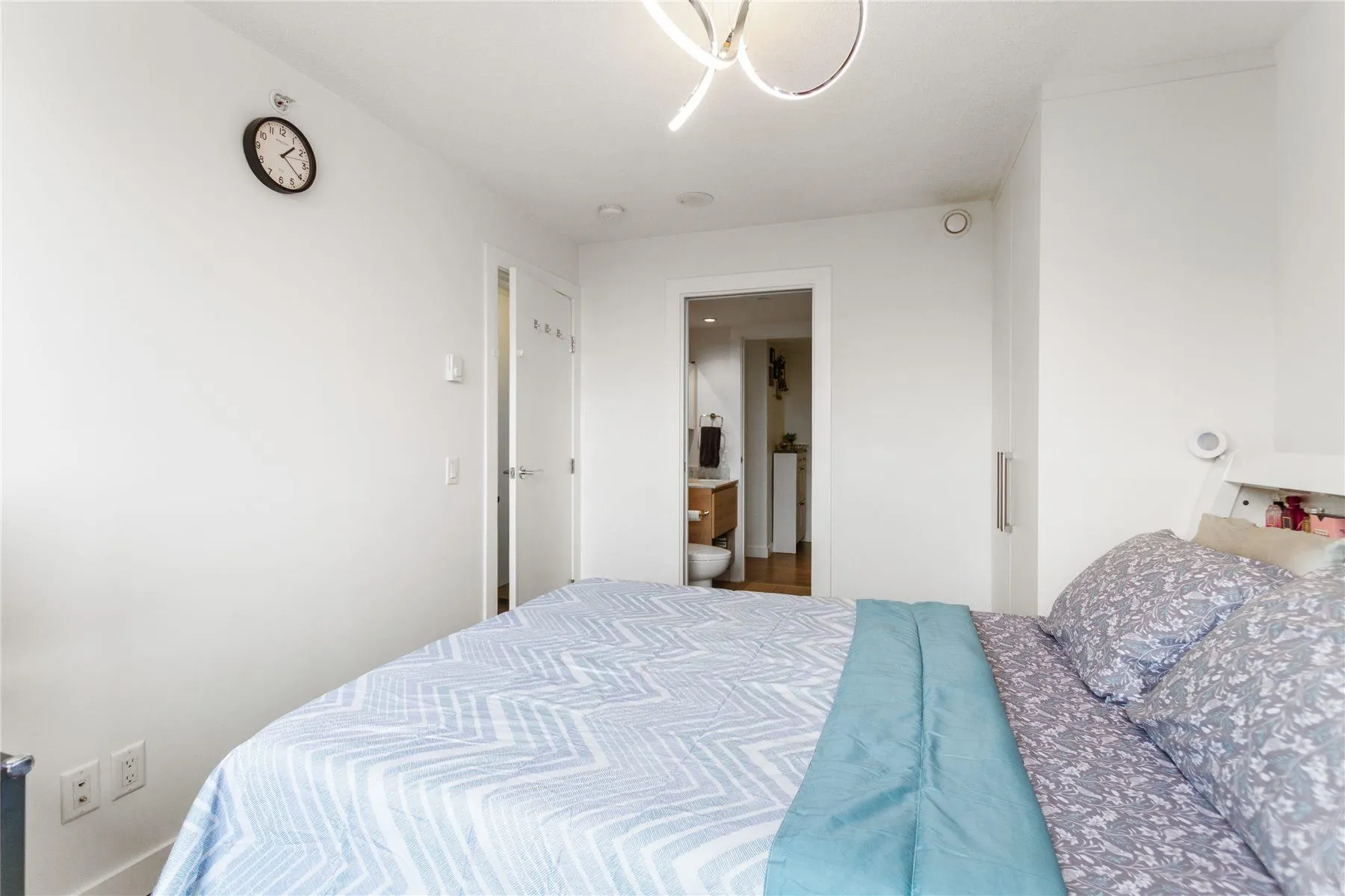 988 Quayside Drive #702