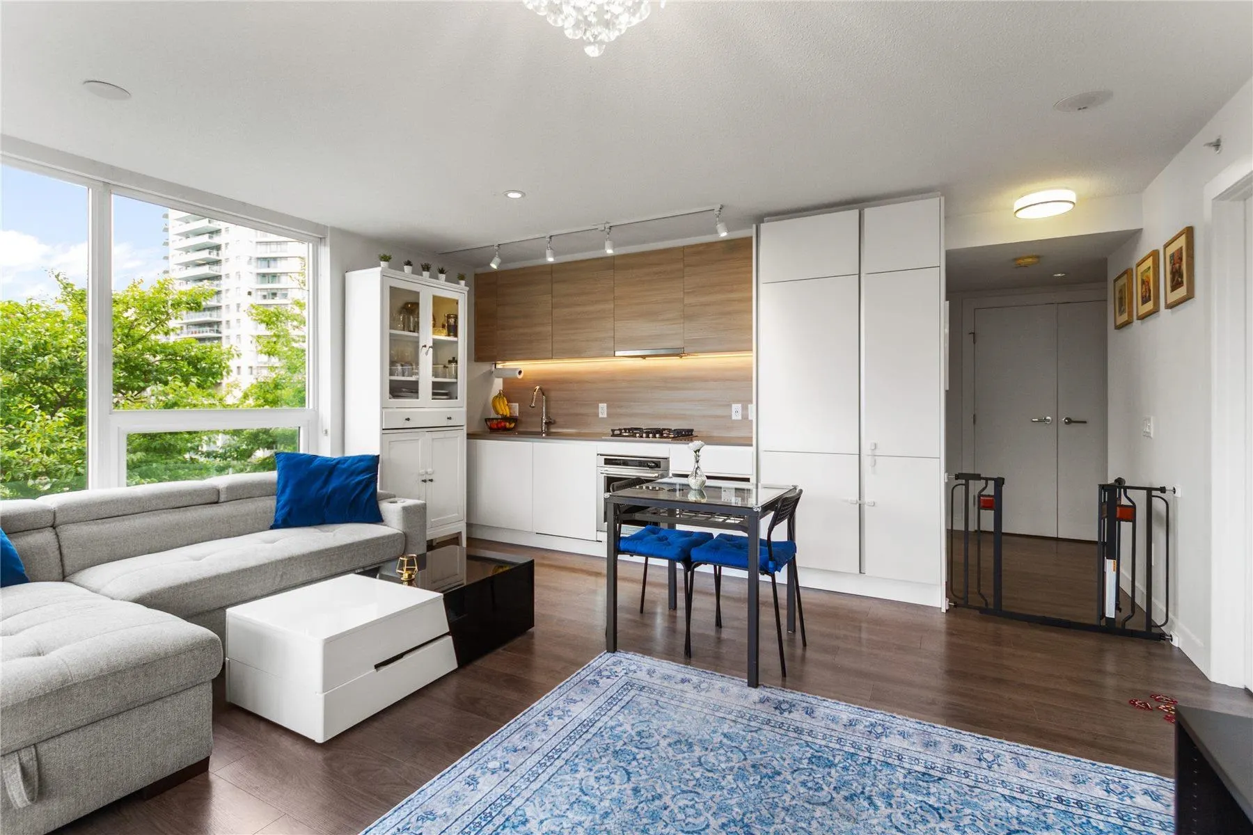 988 Quayside Drive #702