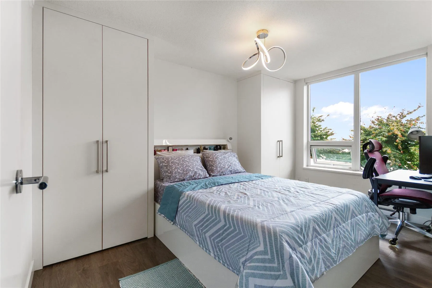 988 Quayside Drive #702