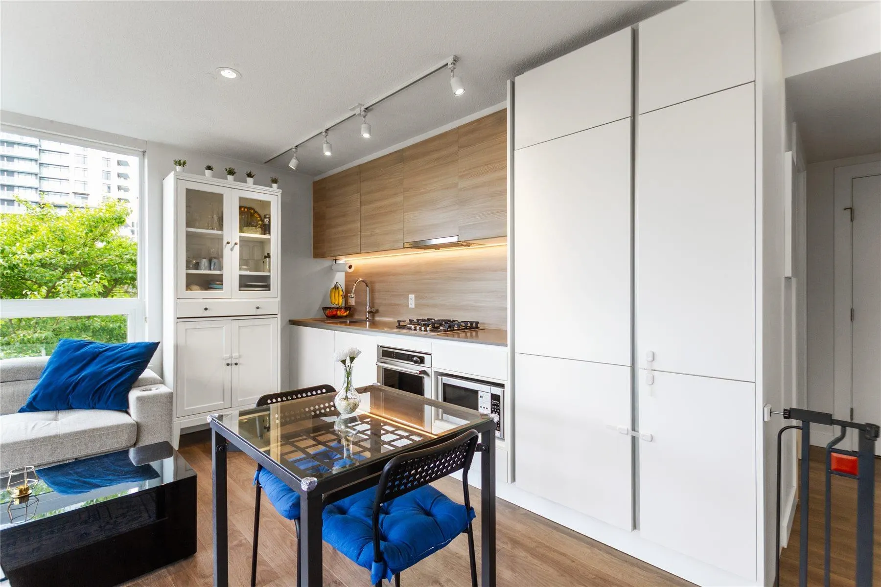 988 Quayside Drive #702