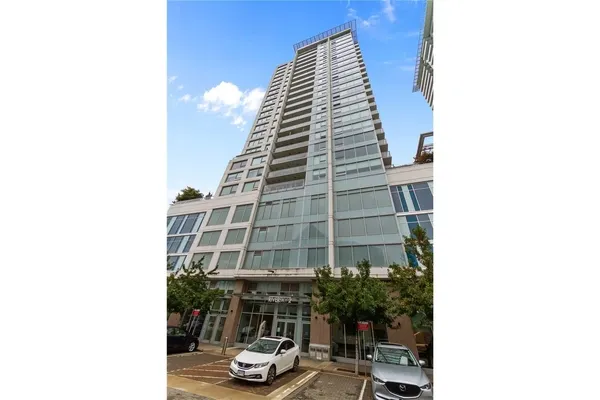 988 Quayside Drive #702