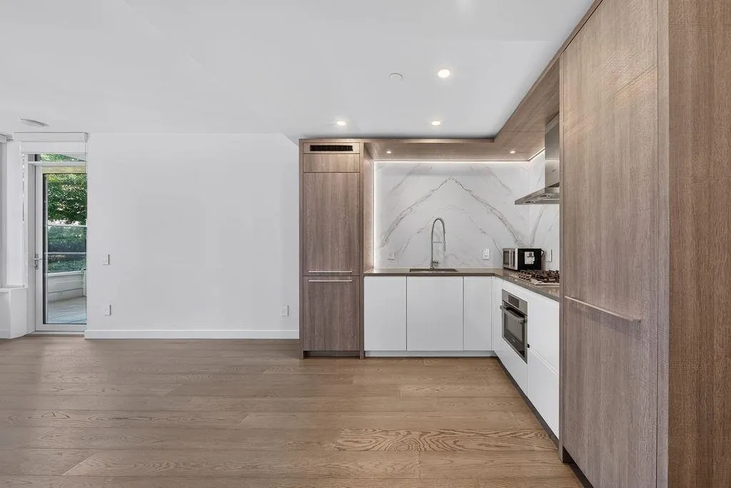15165 Thrift Avenue #303