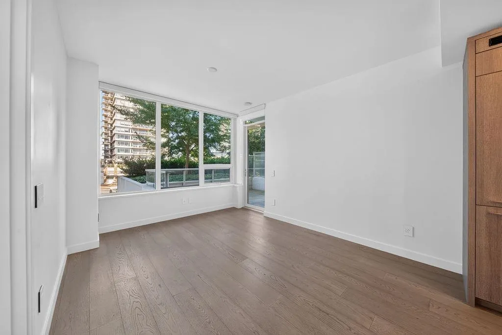 15165 Thrift Avenue #303