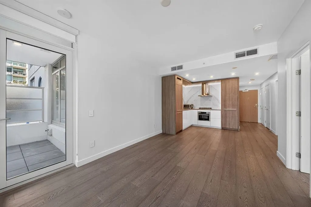 15165 Thrift Avenue #303