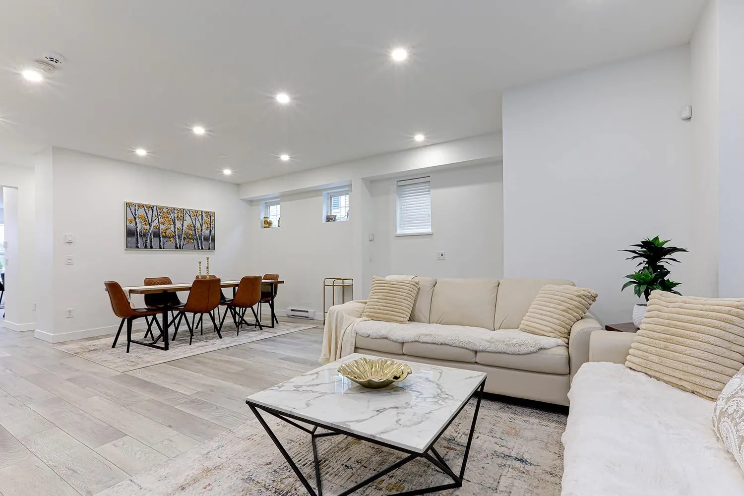 1437 Collins Road