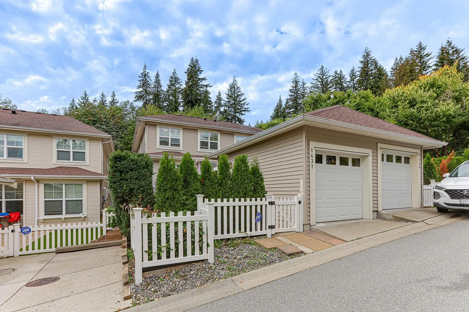 1437 Collins Road