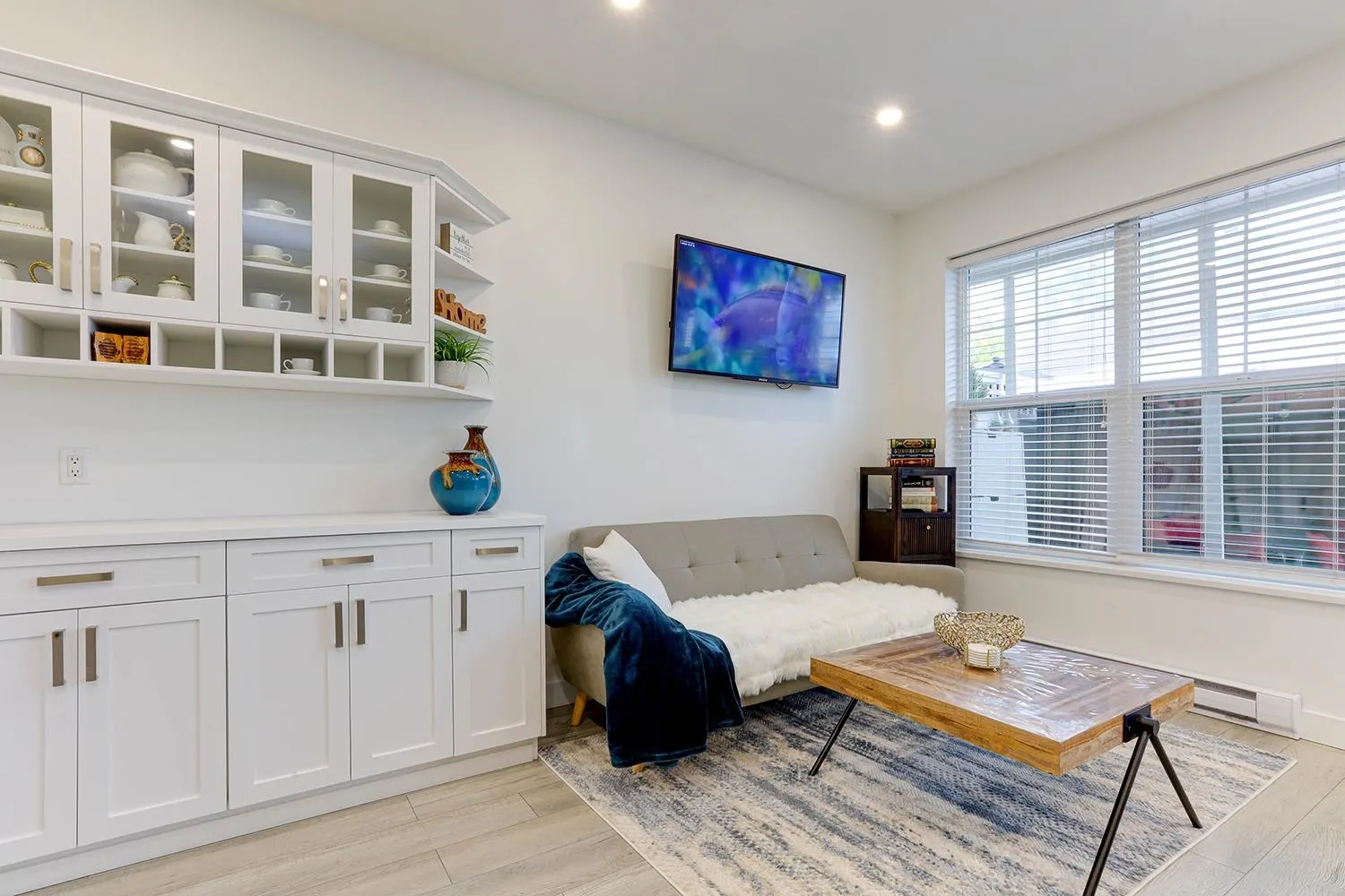 1437 Collins Road