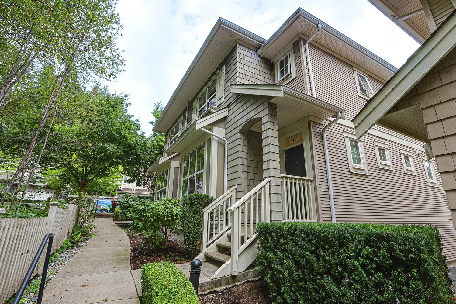 1437 Collins Road