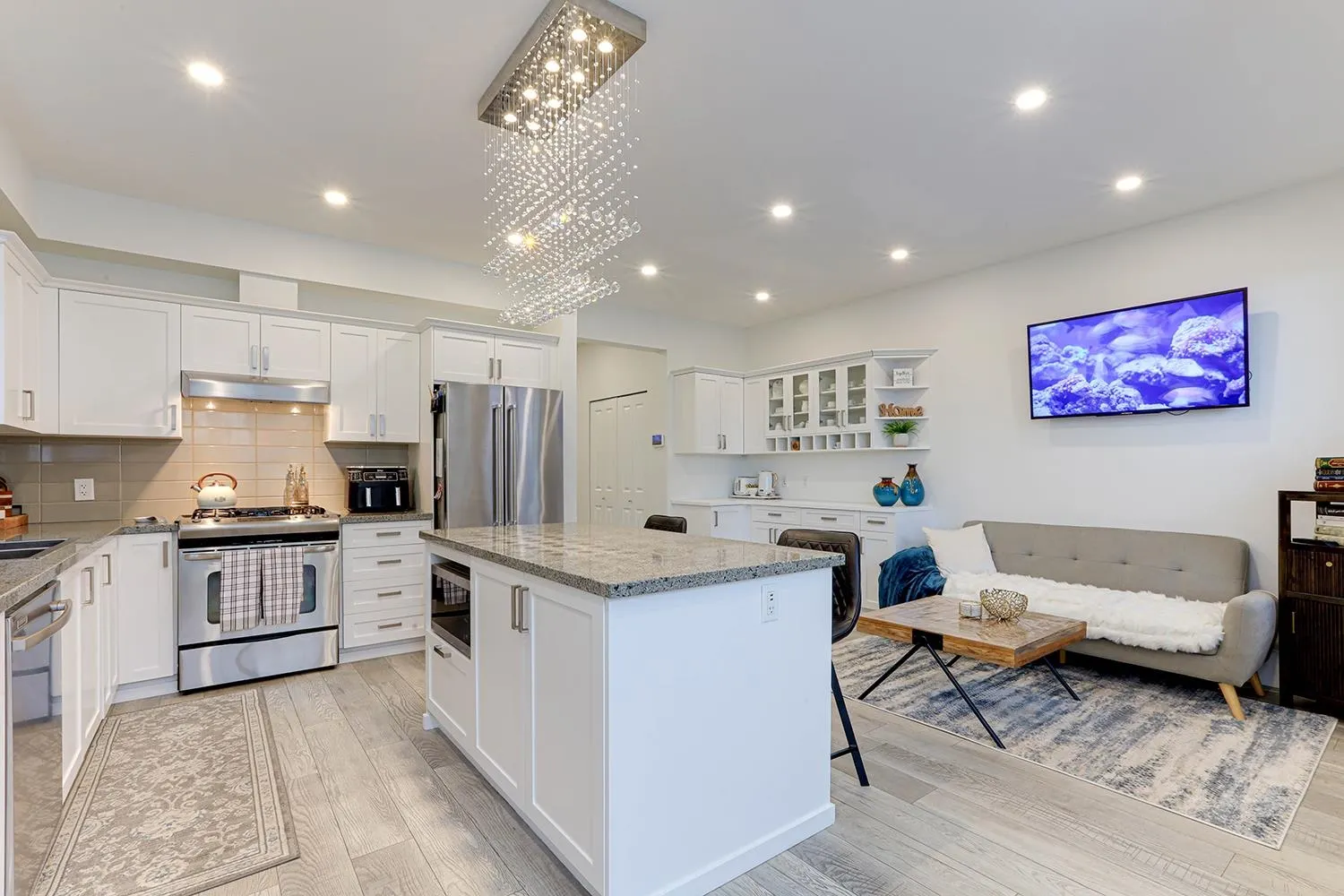 1437 Collins Road