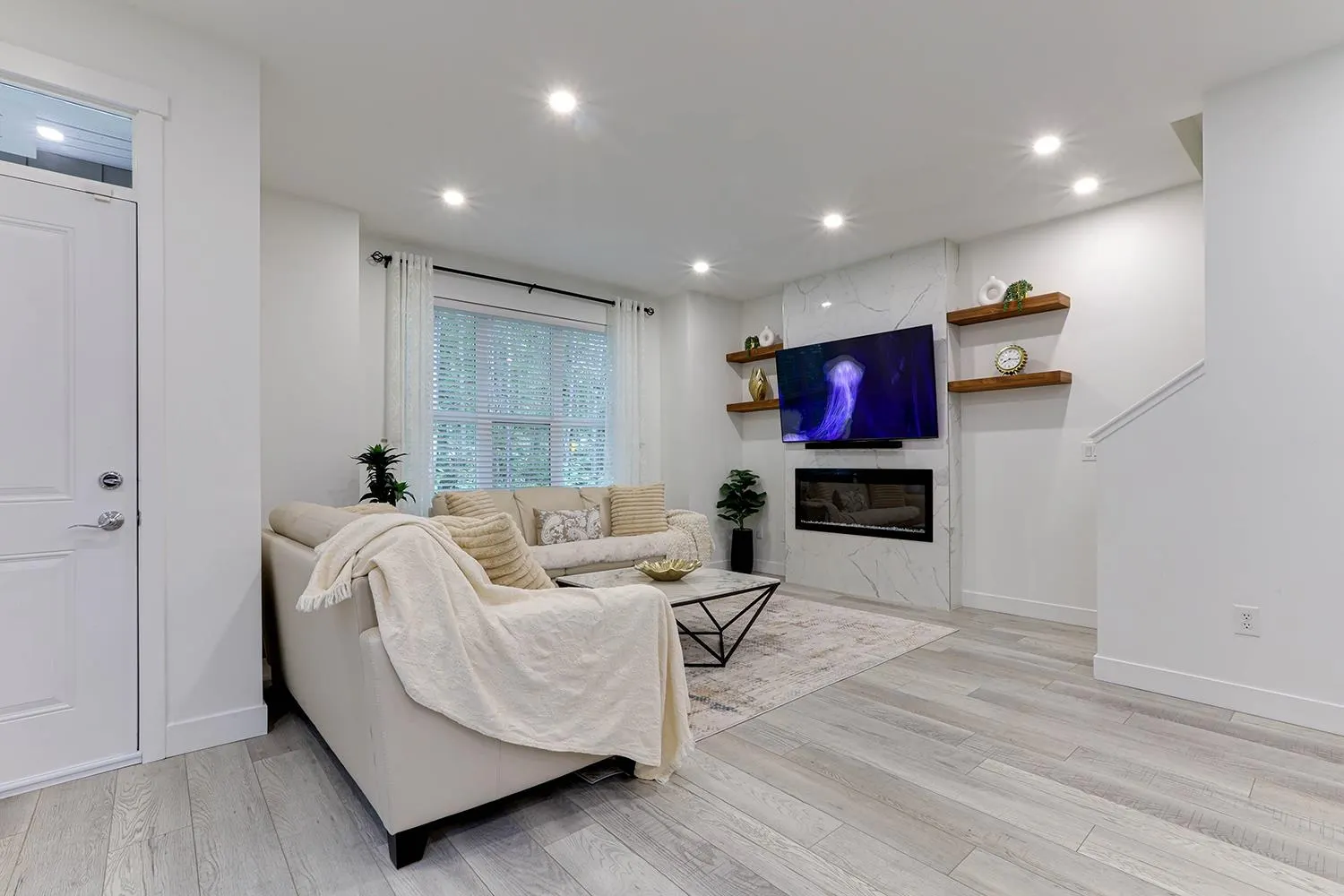 1437 Collins Road