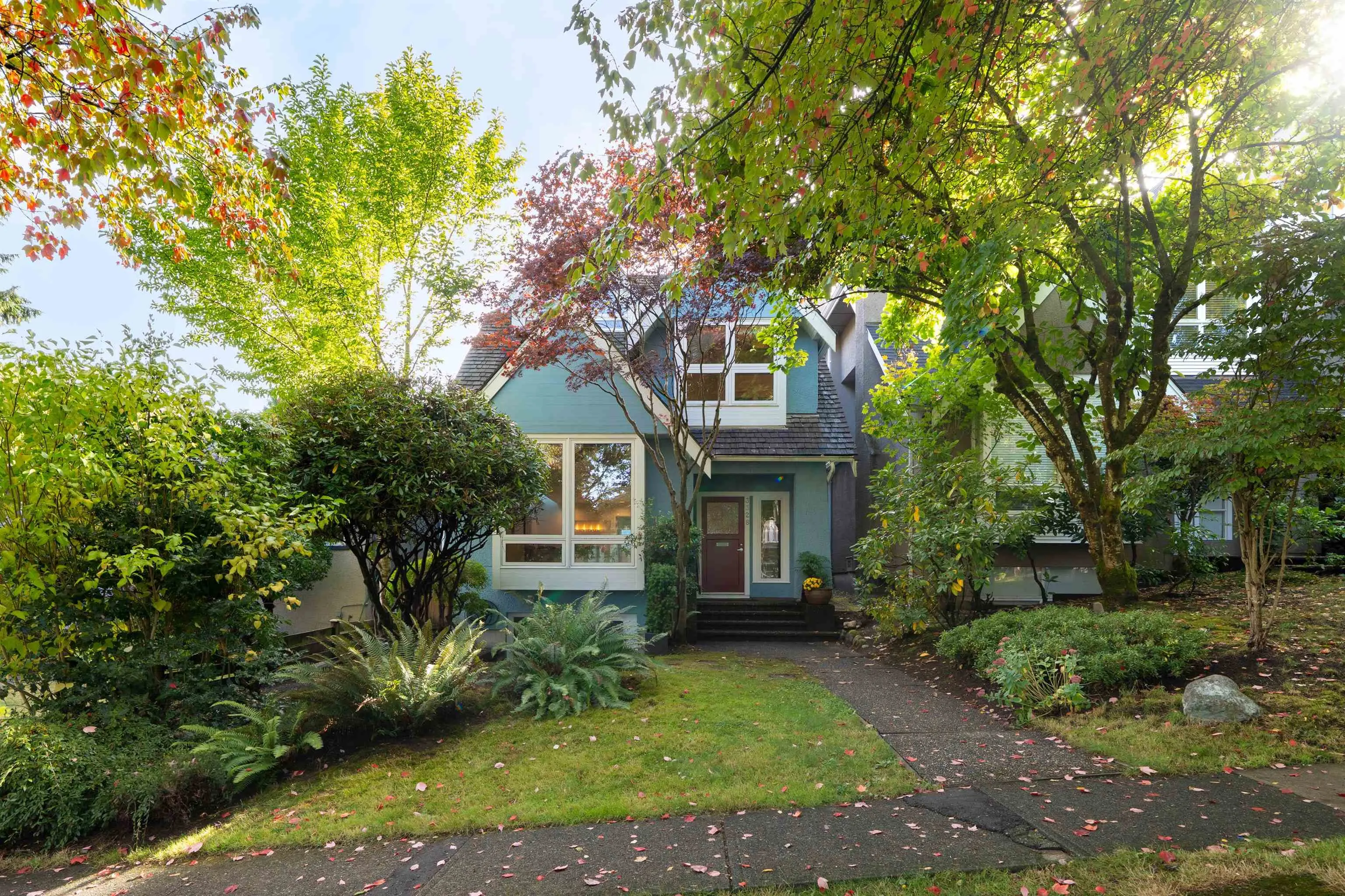 3328 W 30th Avenue