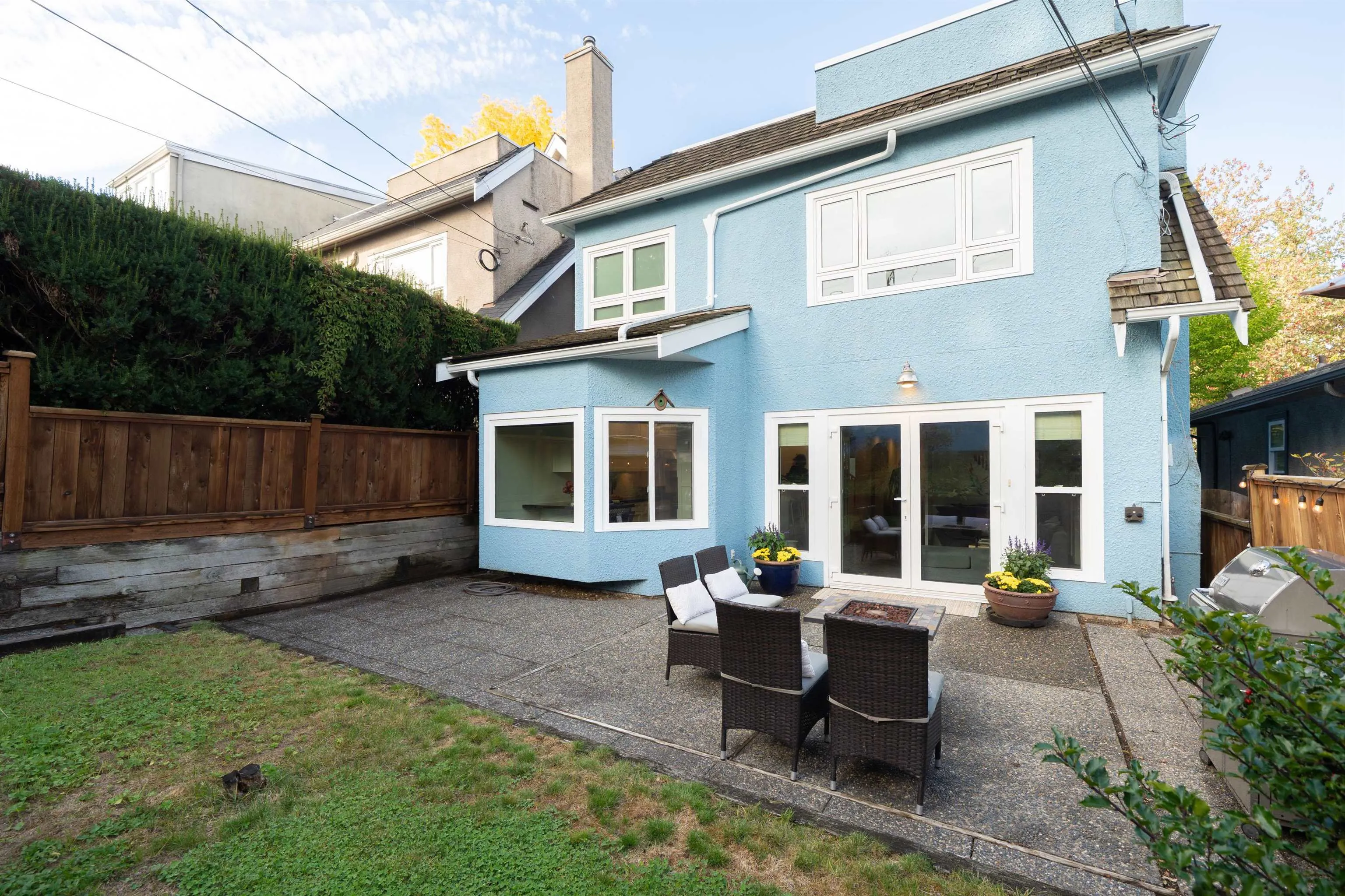 3328 W 30th Avenue