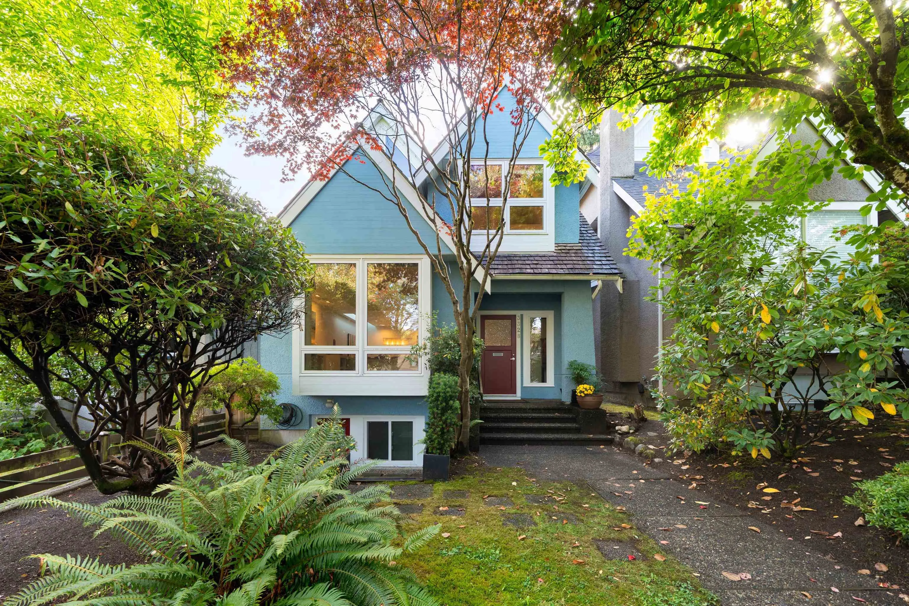 3328 W 30th Avenue
