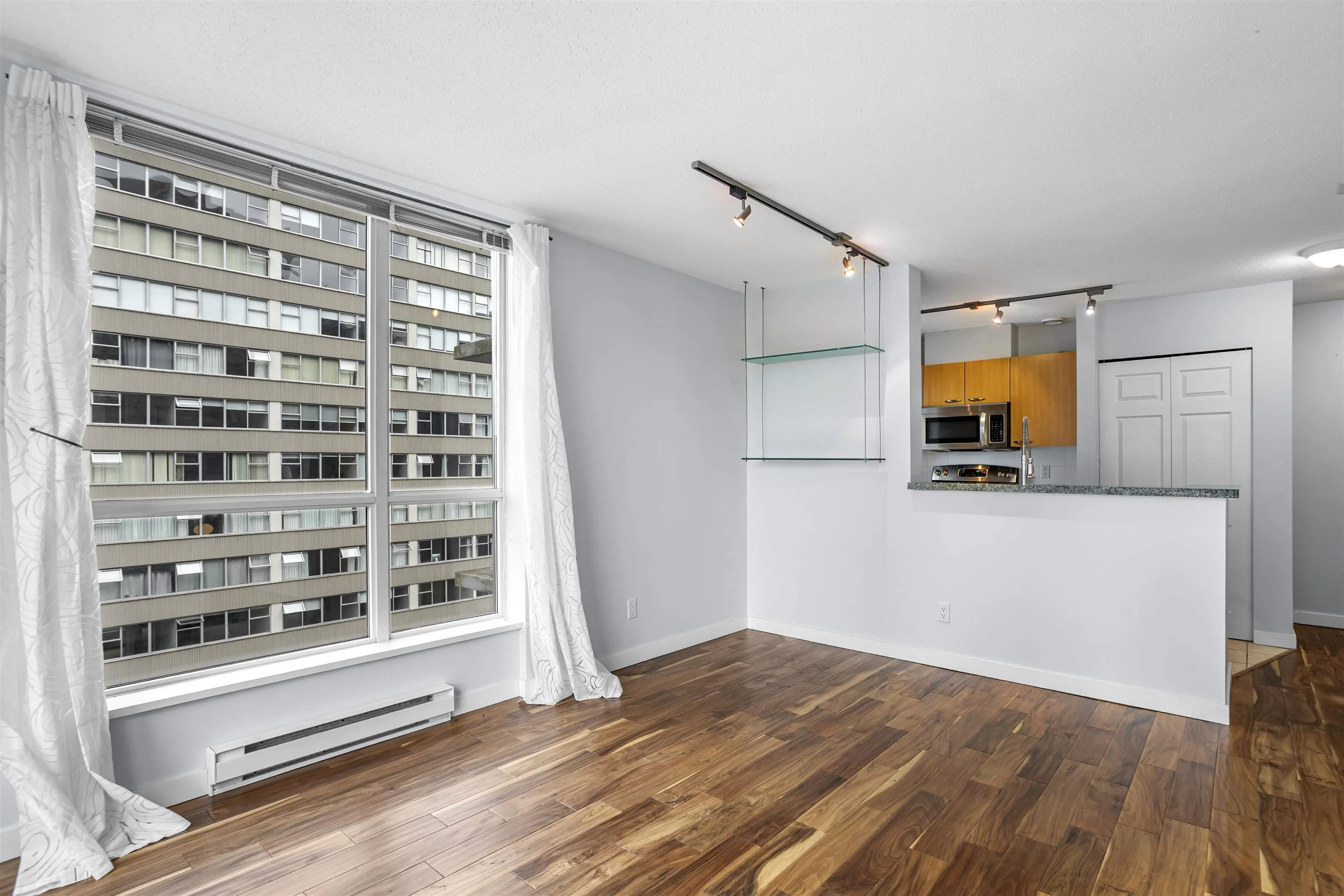 1420 W Georgia Street #1506