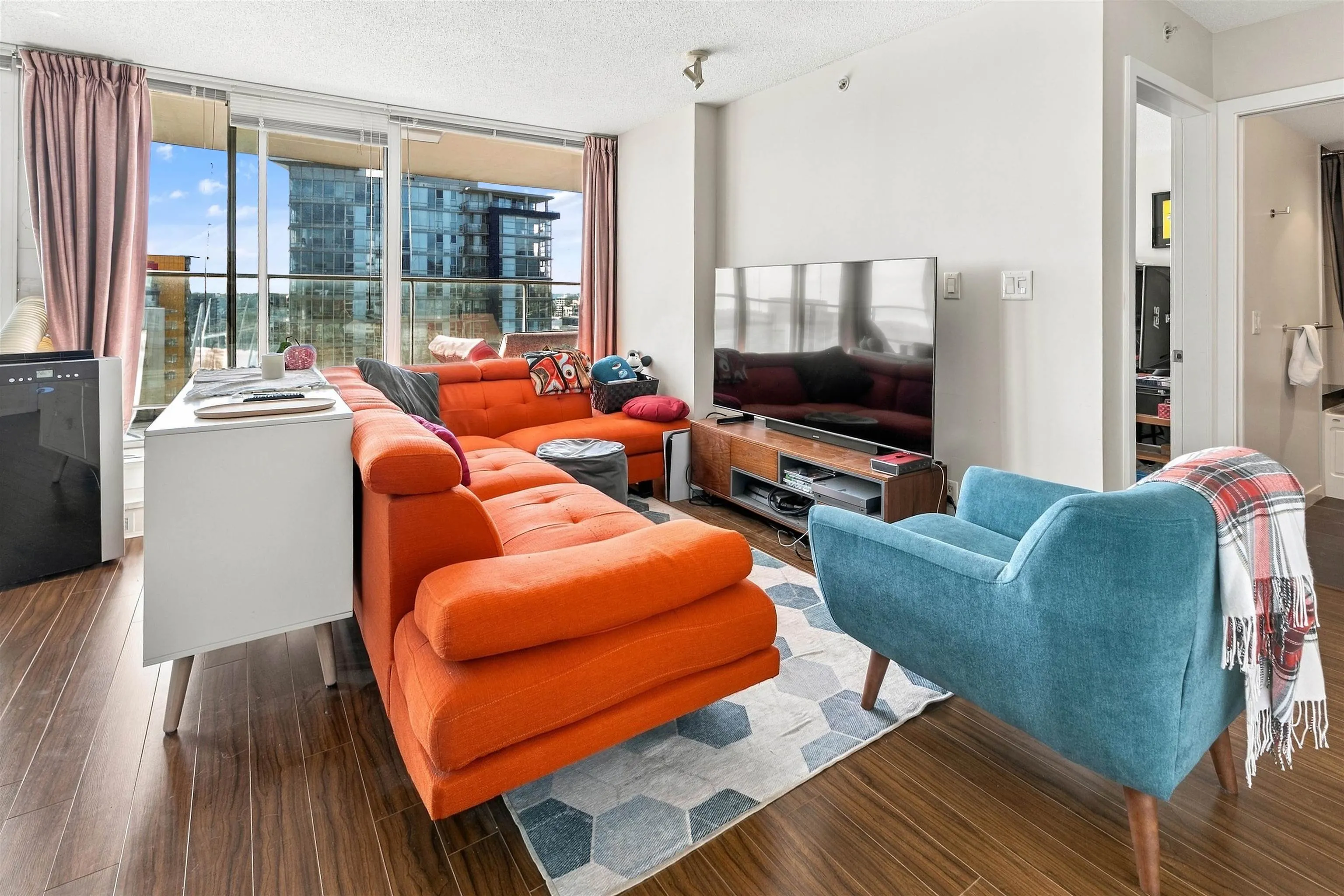 188 Keefer Place #3701