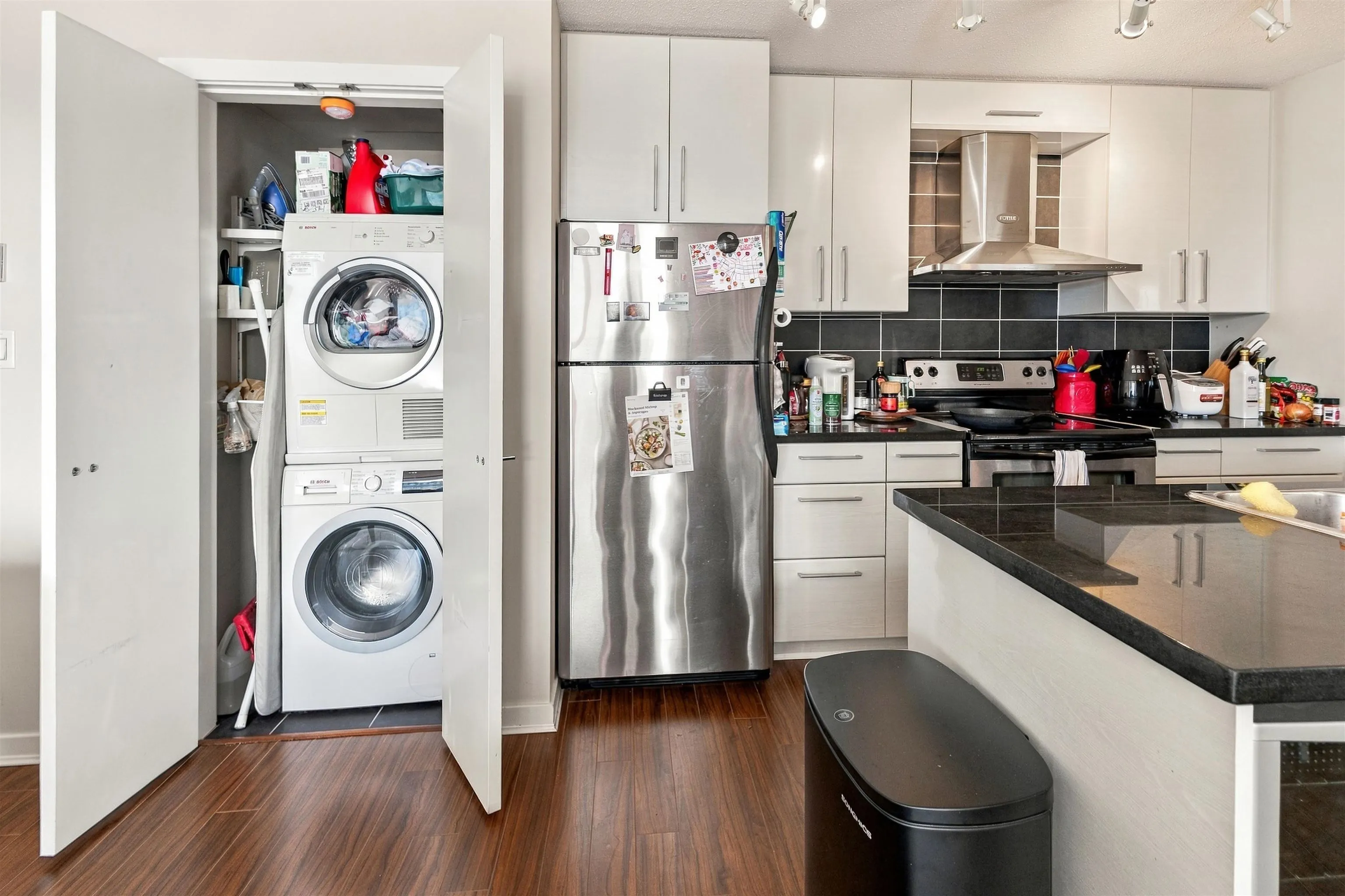 188 Keefer Place #3701