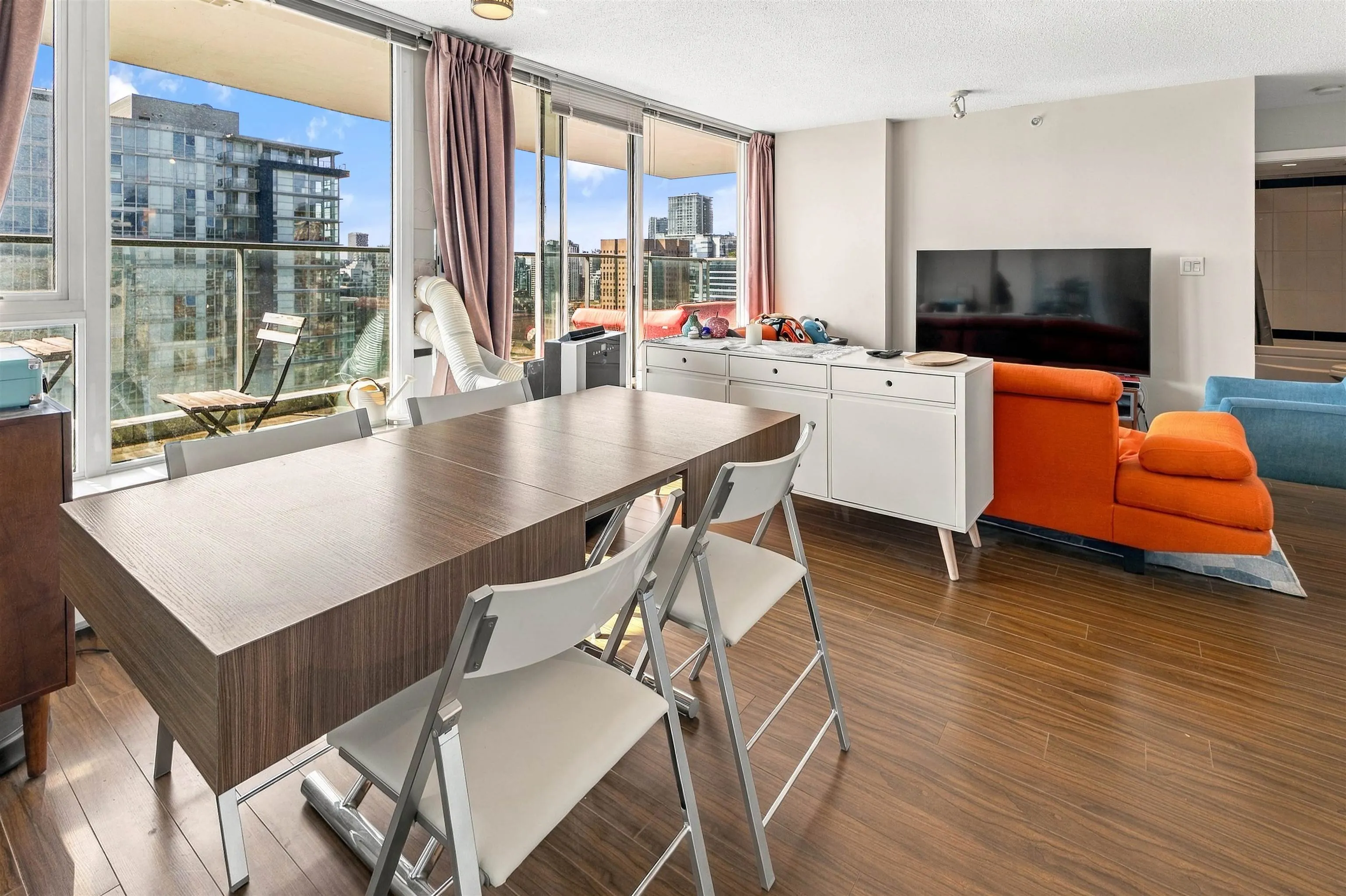 188 Keefer Place #3701
