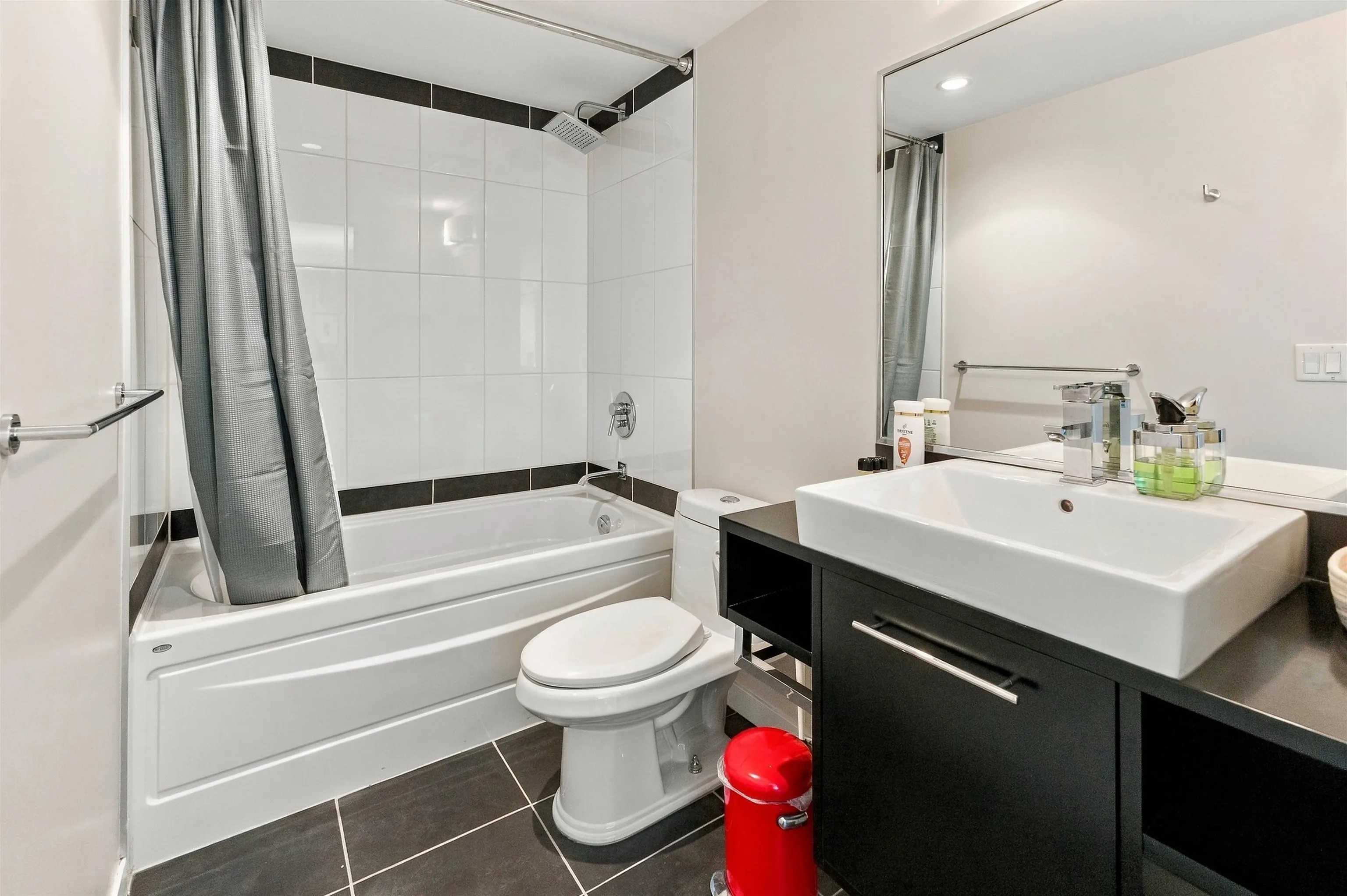 188 Keefer Place #3701