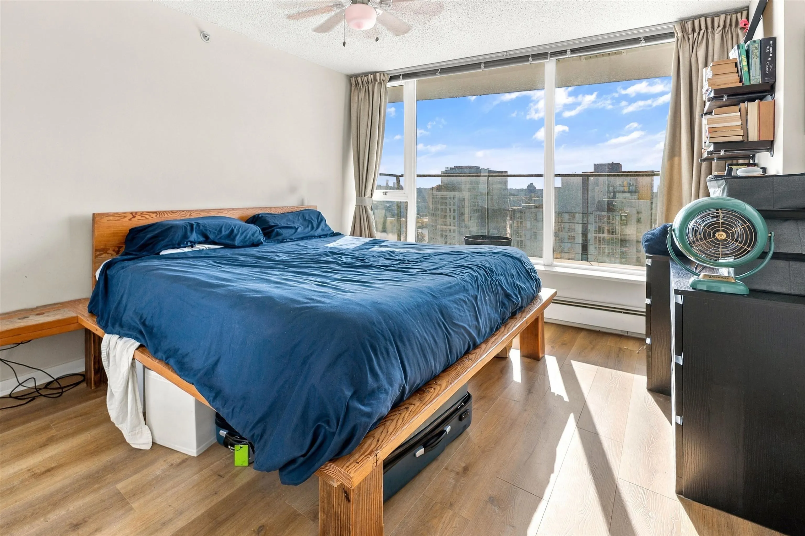 188 Keefer Place #3701