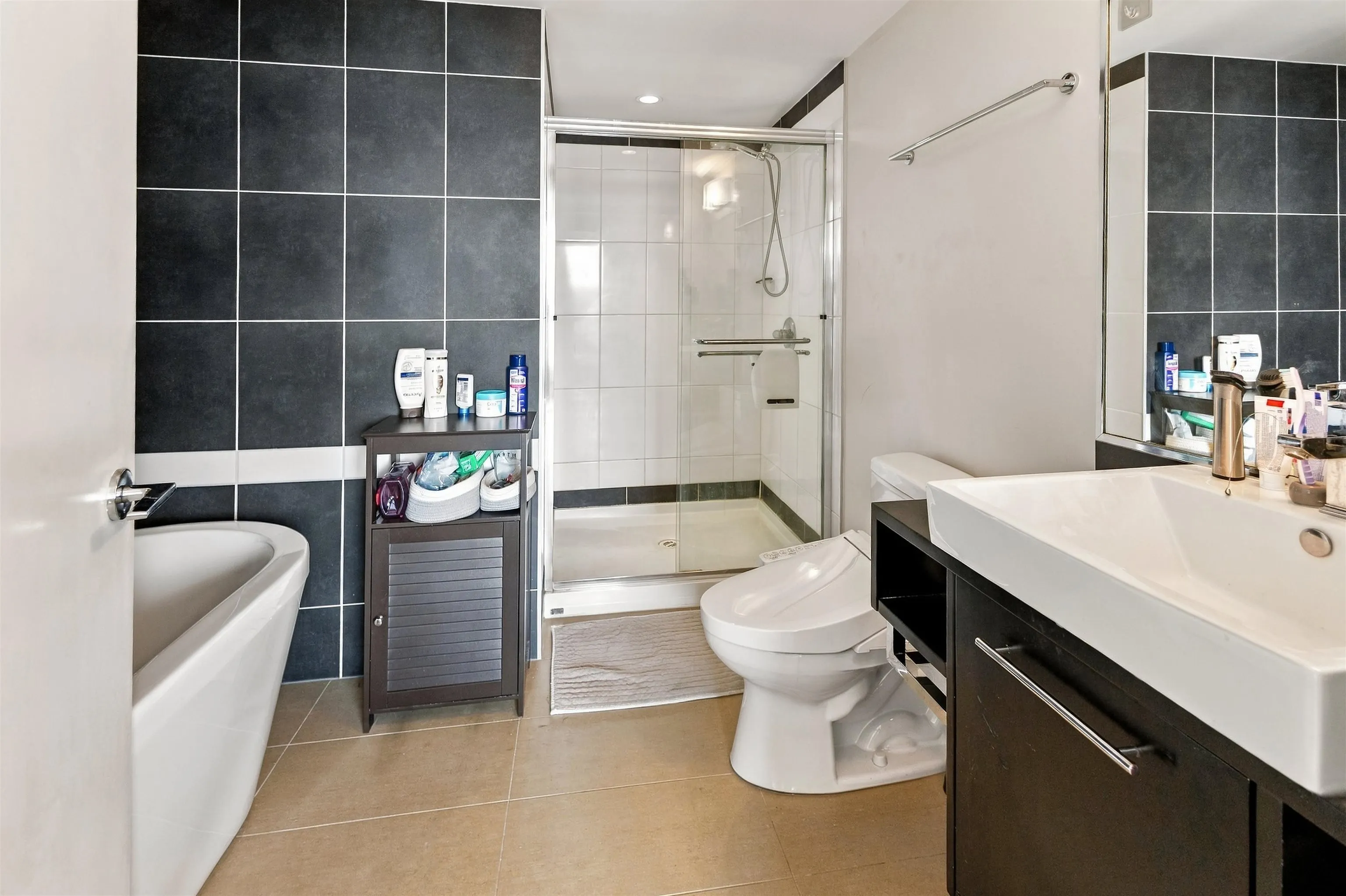188 Keefer Place #3701