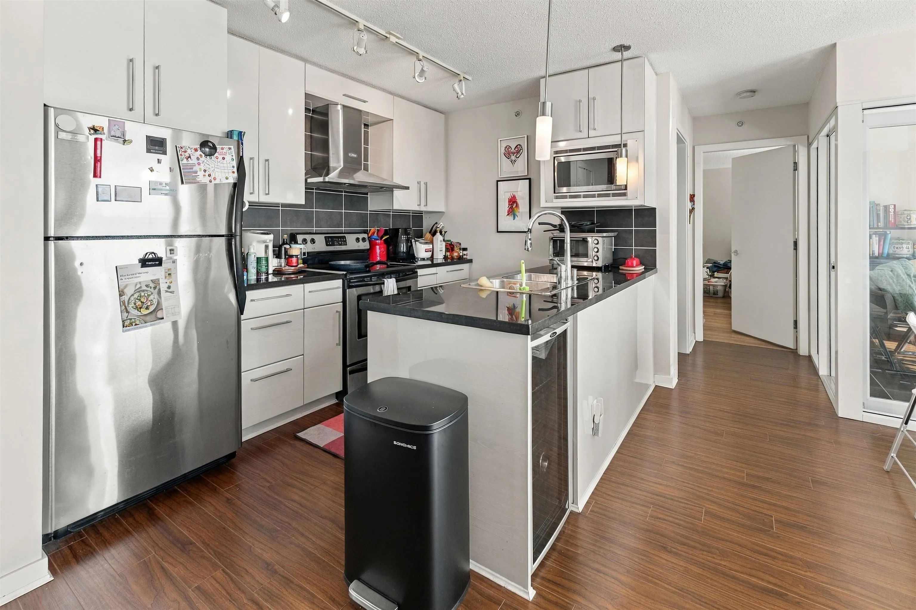 188 Keefer Place #3701