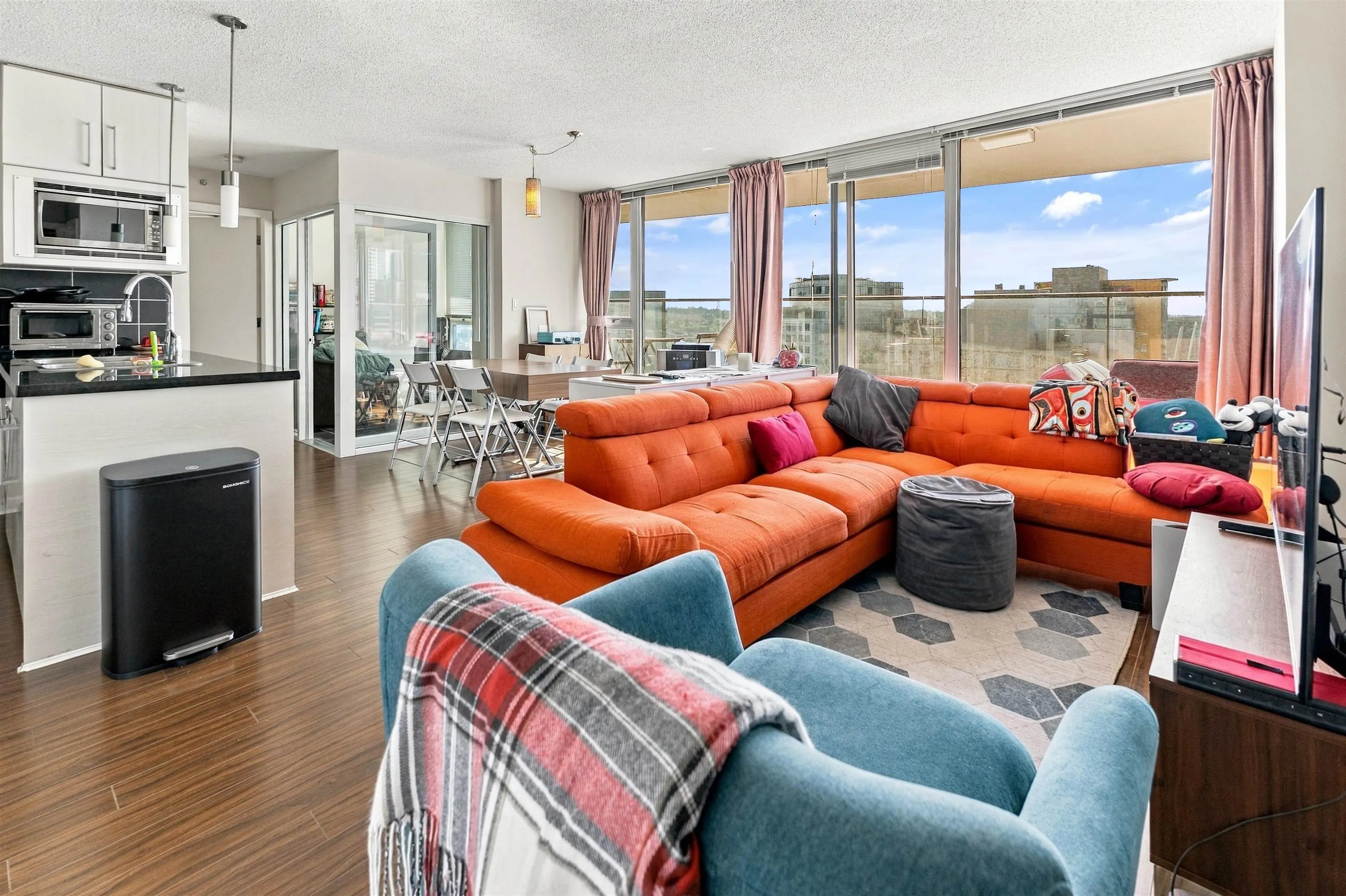 188 Keefer Place #3701