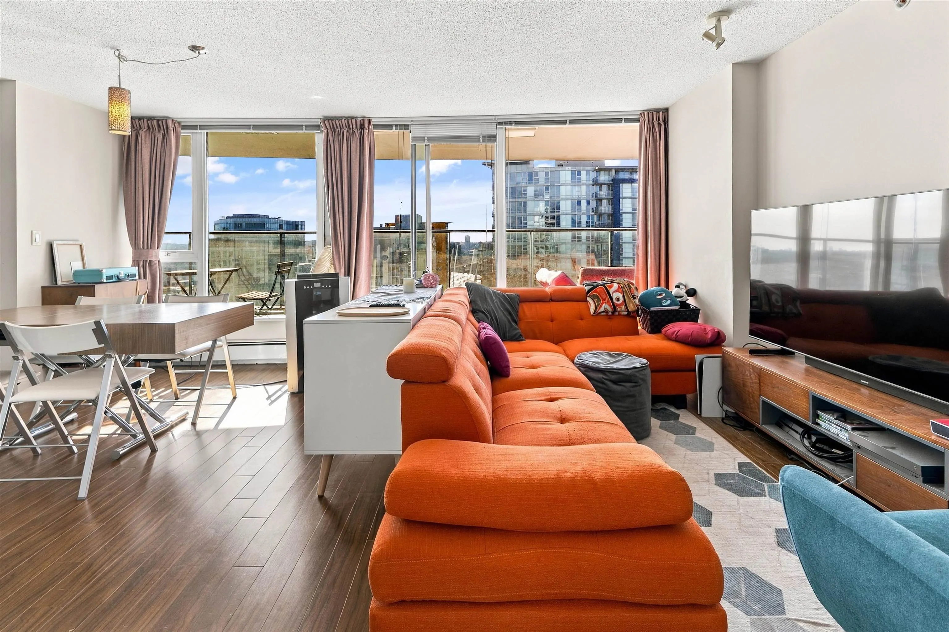 188 Keefer Place #3701