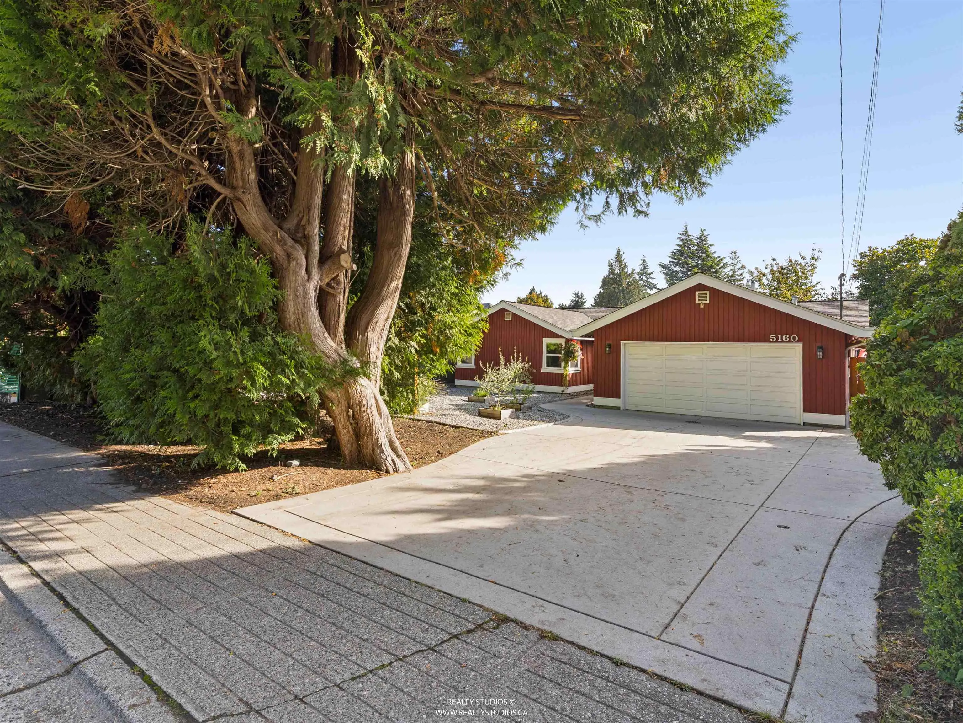 5160 12 Avenue