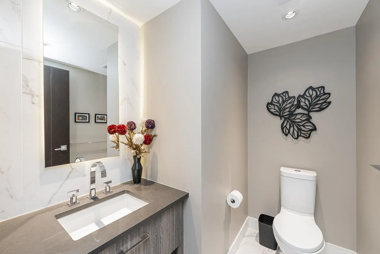 210 Salter Street #1601