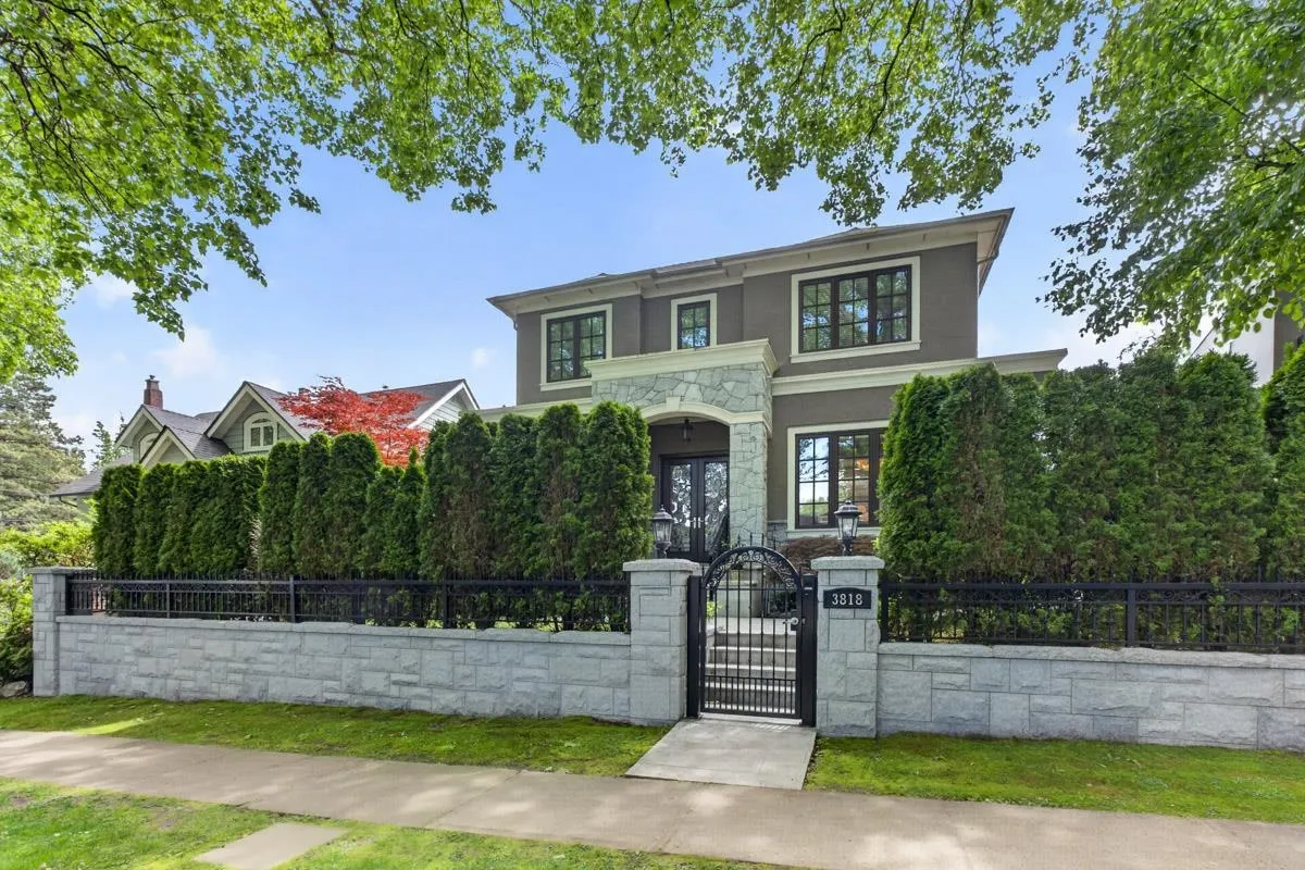 3818 Broadway W