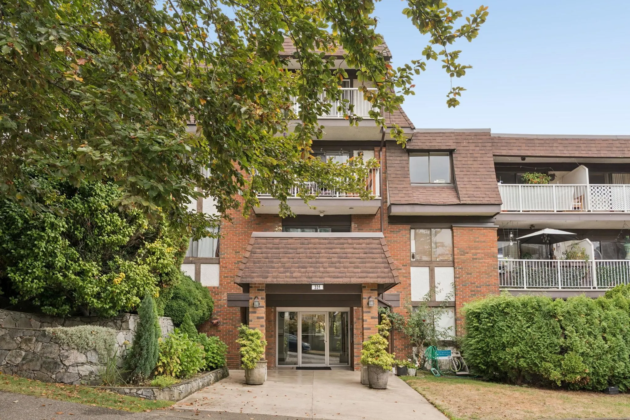 331 Knox Street #204